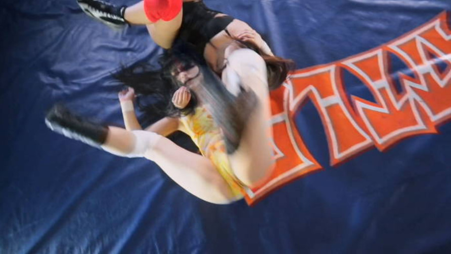 鶴田かな,神楽アイネ,キャットファイト,動画