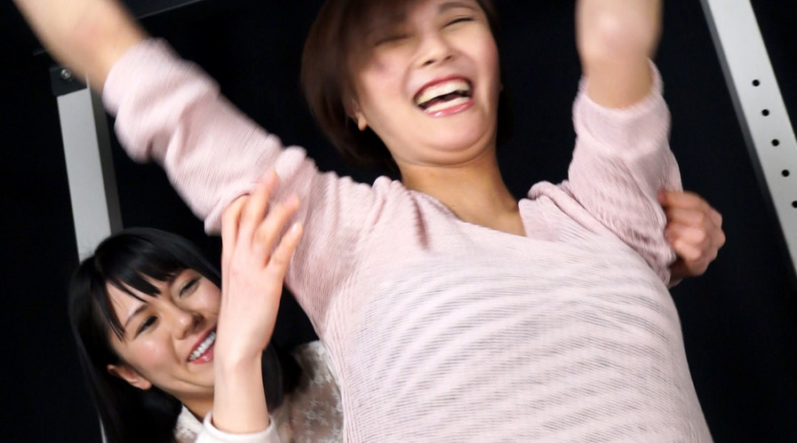 彩月みほ,くすぐり,パンツまる見え,悶絶