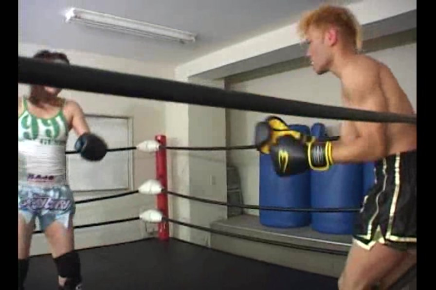 ボクシング,ミックスファイト,サンドバッグ,ハイキック