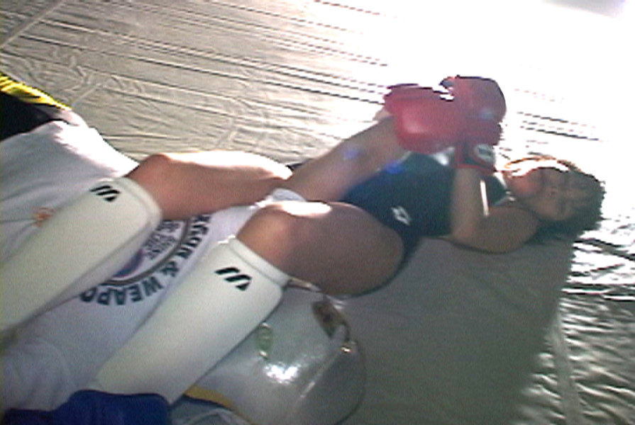 杏里,微乳,美少女,イカせ合い,ミックスファイト